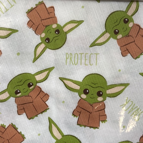 Star Wars Mandalorian Baby Yoda 70 Inch Round Vinyl Table Cloth New - Picture 7 of 7